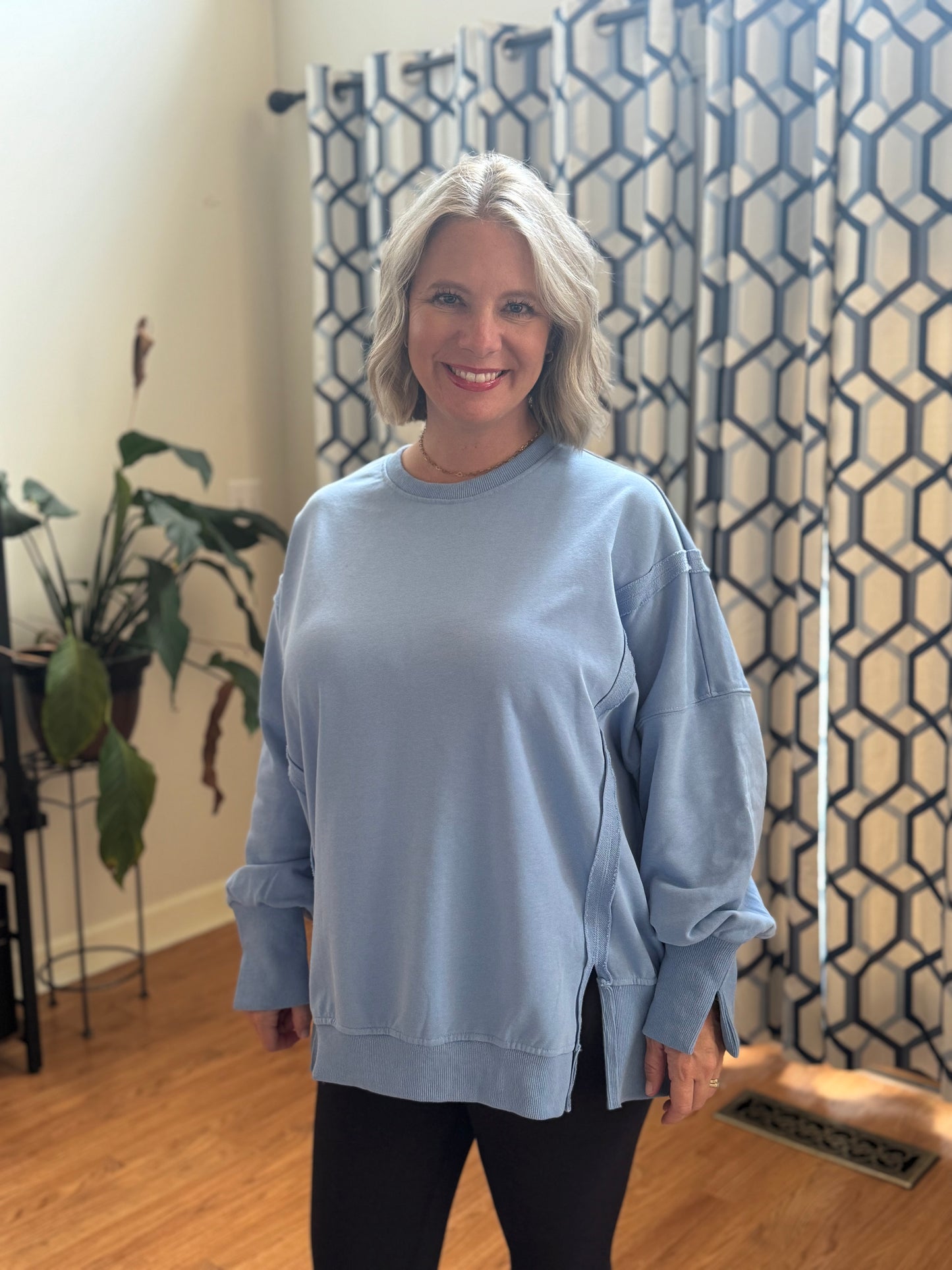 Oversized slit detailed sweatshirt