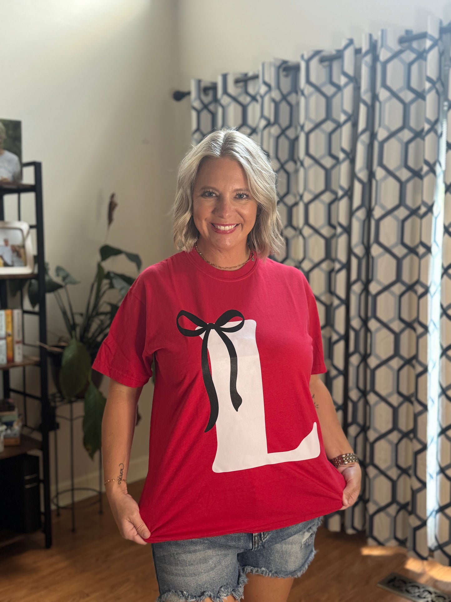 “L” tee