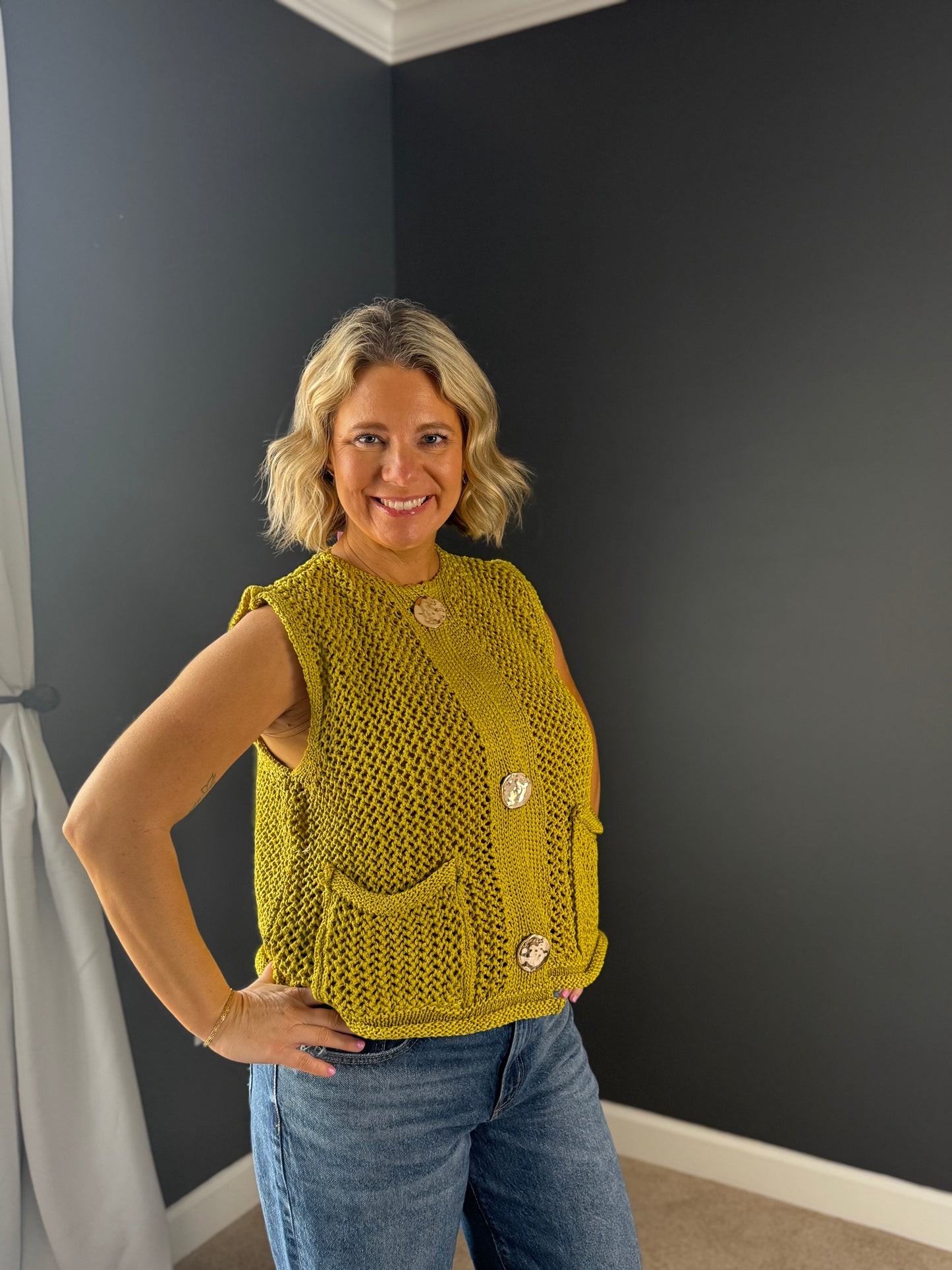 Sleeveless chunky knitted vest